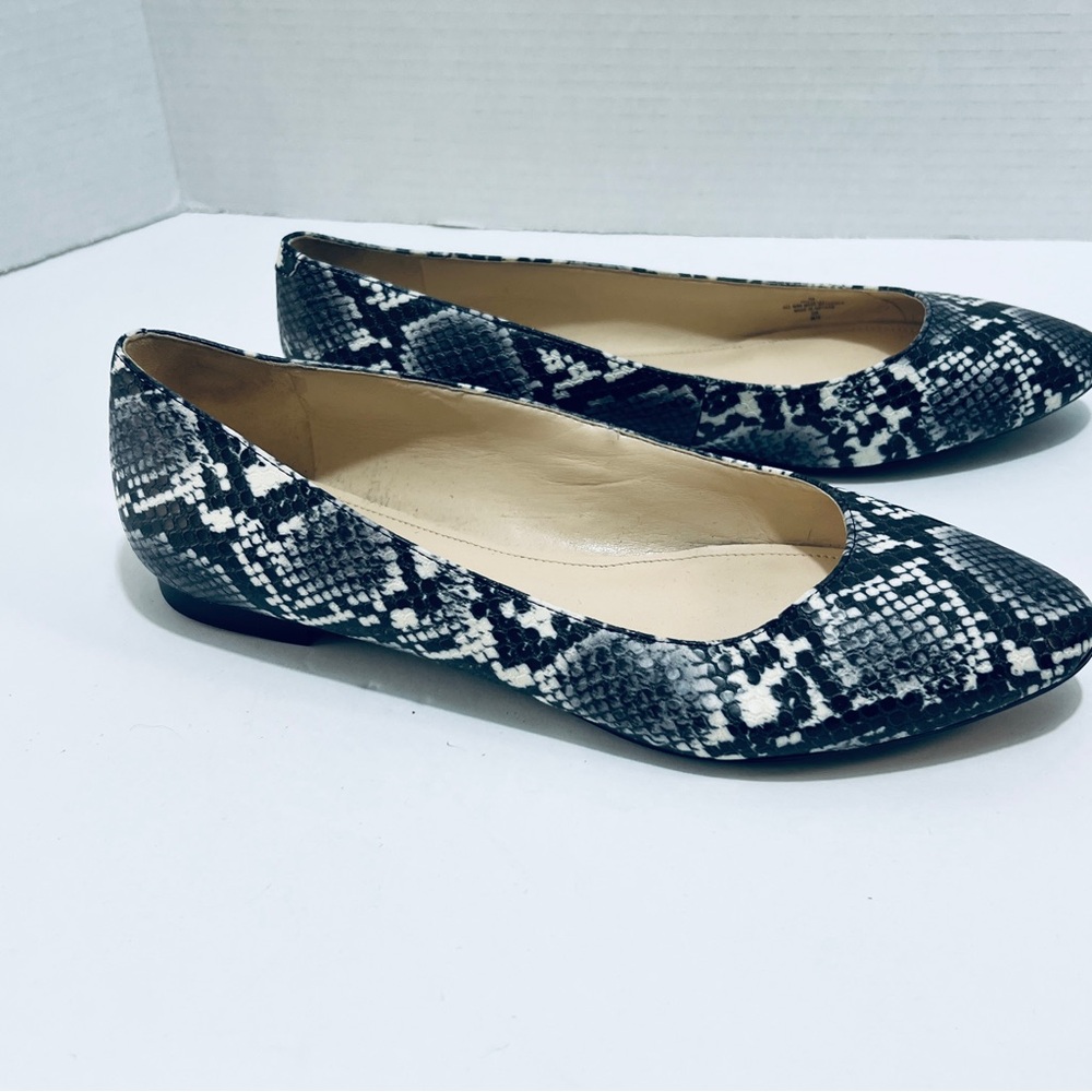 Nine West Monochrome‎ Snake Print Flats - Picture 6 of 10